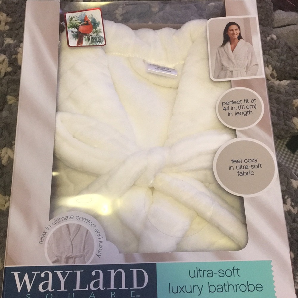 White plush robe brand new